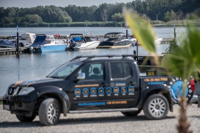 abádi kikötő és sólyázó kocsija