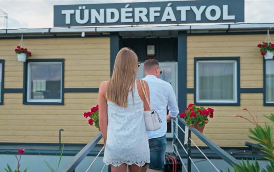 Tisza-tavi szállás foglalás a Tündérfátyol Hajószálláson